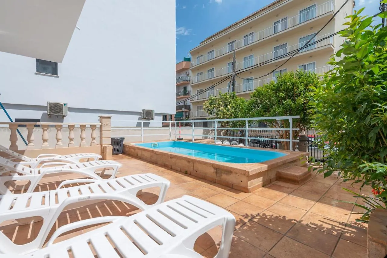 Otel Beetroot, Jedes Zimmer Verfuegt Ueber Smart Tv , Eigenes Bad Mit Regendusche Und Balkon Llucmajor  İspanya