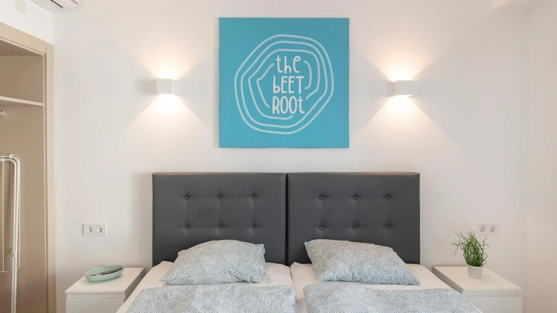 Otel Beetroot, Jedes Zimmer Verfuegt Ueber Smart Tv , Eigenes Bad Mit Regendusche Und Balkon Llucmajor  İspanya