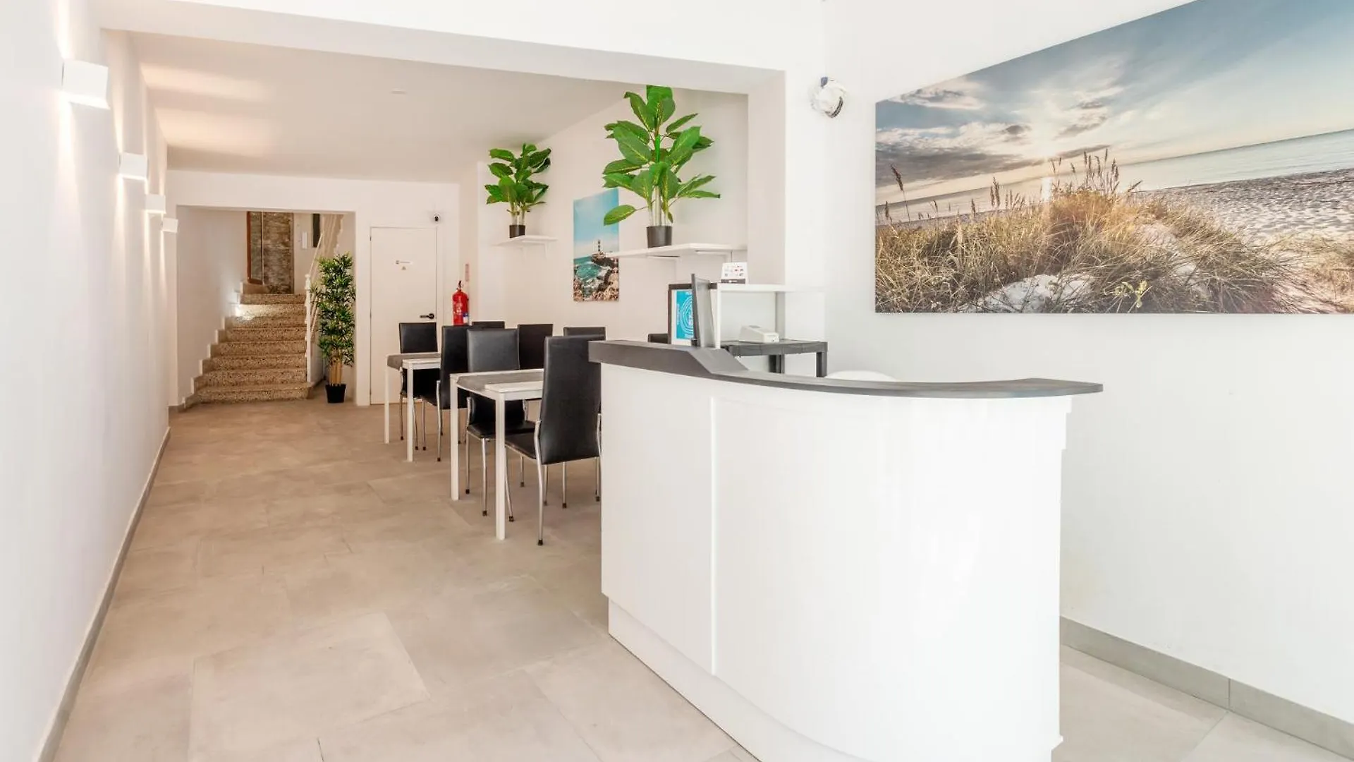 Otel Beetroot, Jedes Zimmer Verfuegt Ueber Smart Tv , Eigenes Bad Mit Regendusche Und Balkon Llucmajor